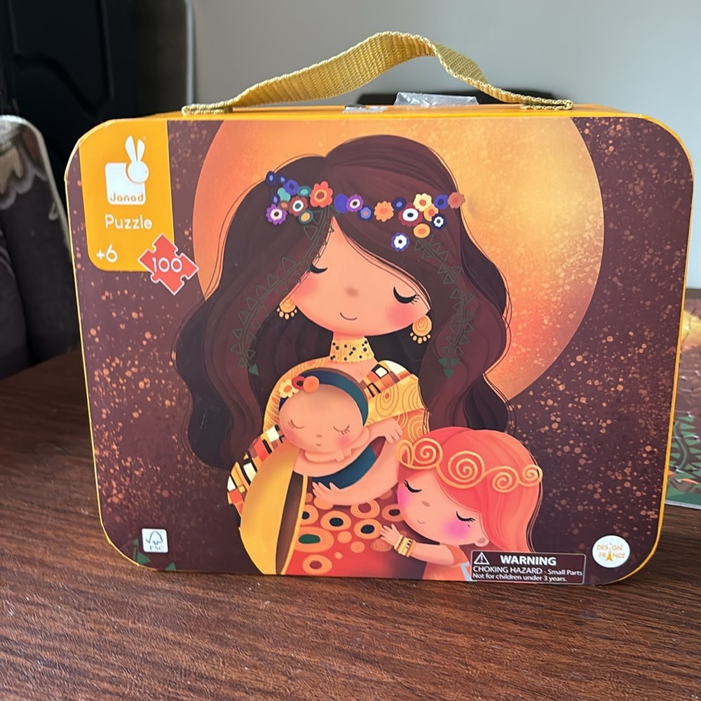 Janod Puzzle Inspired by Gustav Klimt. Like new. Includes carrying case